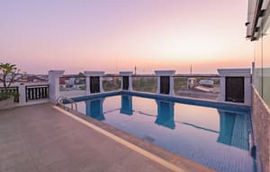 thumbnail: Rooftop pool