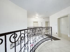 thumbnail: Interior detail