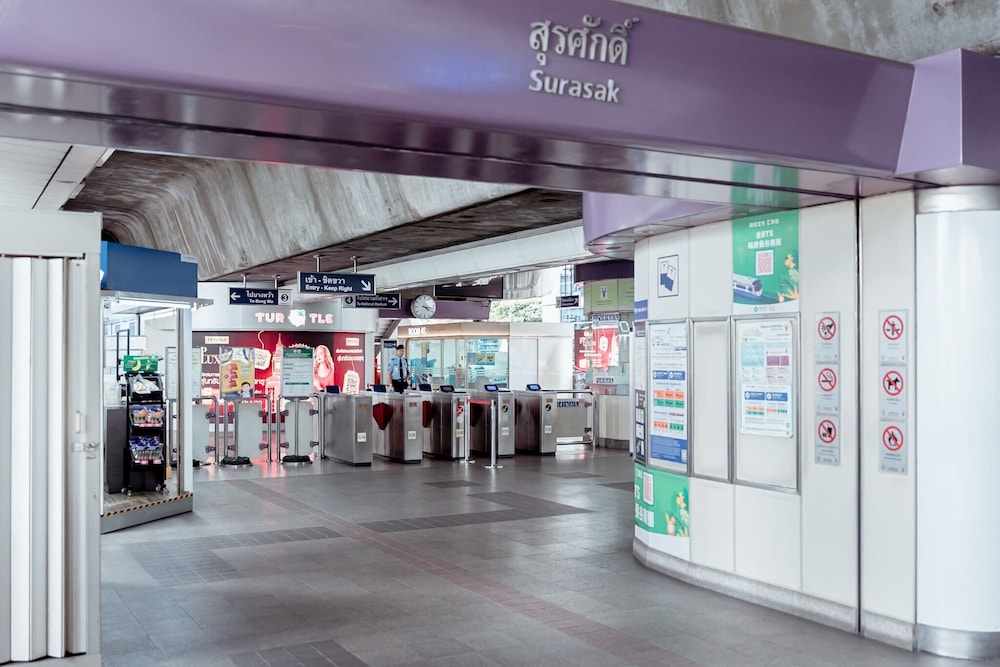 Train station shuttle