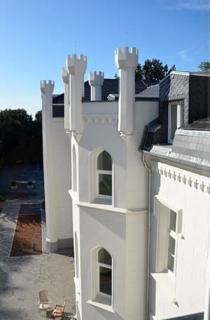 thumbnail: Exterior
