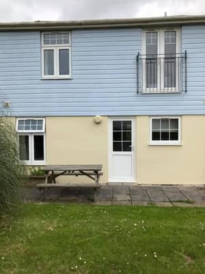 thumbnail: Front of property