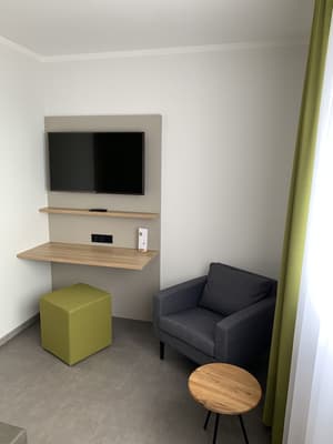 thumbnail: Lounge