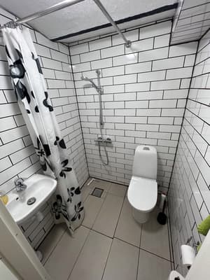 thumbnail: Shared bathroom