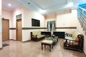 thumbnail: Lobby sitting area