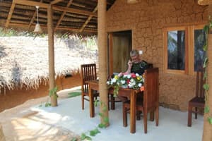 thumbnail: Outdoor dining