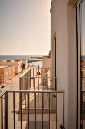 thumbnail: Balcony