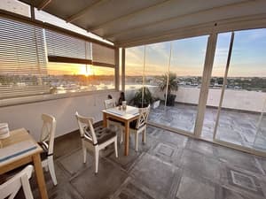 thumbnail: Breakfast area