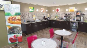 thumbnail: Breakfast area