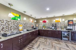thumbnail: Breakfast area