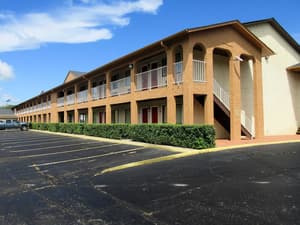 thumbnail: Exterior