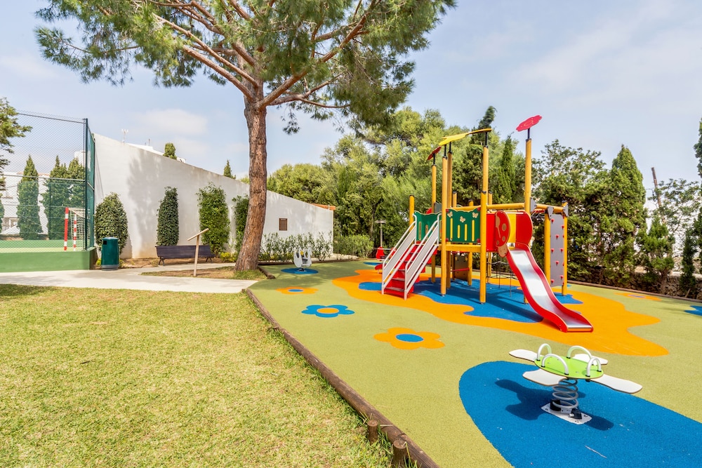 Children's play area - outdoor
