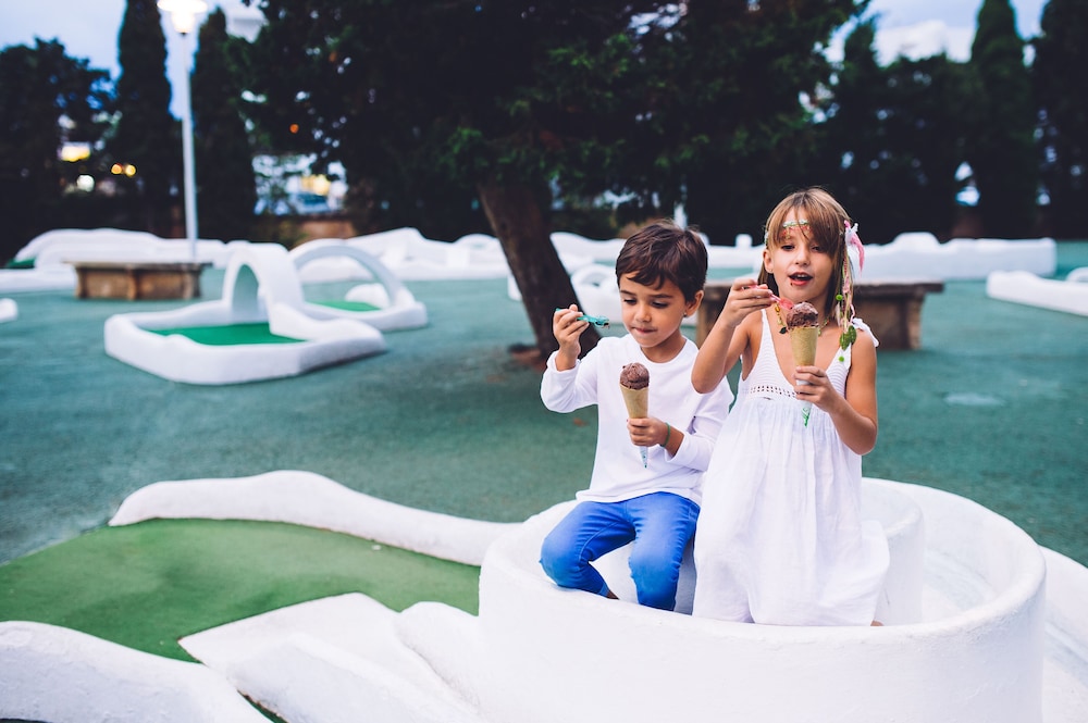 Mini-golf