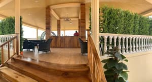 thumbnail: Outdoor dining