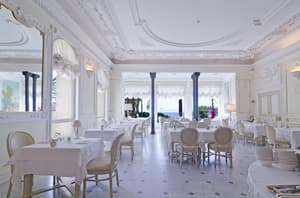 thumbnail: Breakfast area