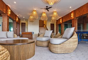thumbnail: Interior detail