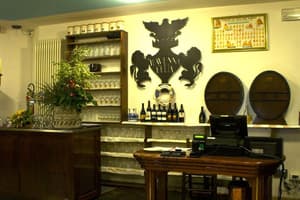 thumbnail: Bar (on property)