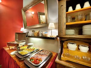 thumbnail: Restaurant