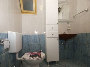 thumbnail: Bathroom sink