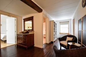 thumbnail: Interior