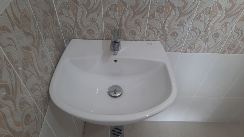 Bathroom sink
