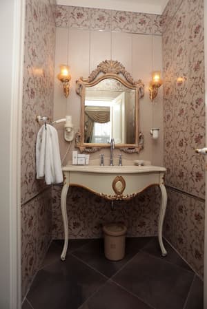 thumbnail: Bathroom