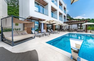 thumbnail: Pool