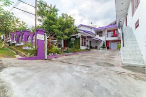 thumbnail: Front of property
