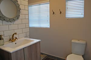 thumbnail: Bathroom sink