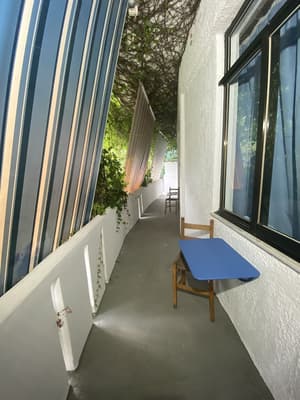 thumbnail: Exterior detail