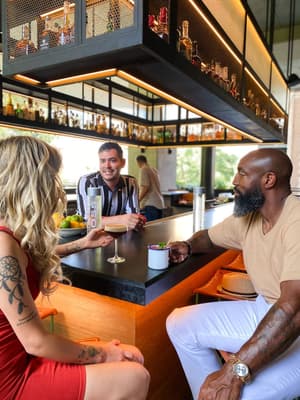 thumbnail: Bar (on property)