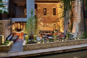 thumbnail: Restaurant