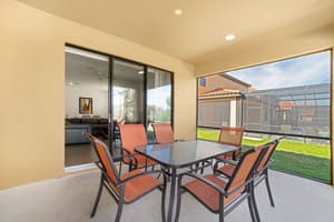 thumbnail: Outdoor dining