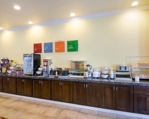 thumbnail: Breakfast area