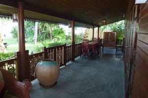 thumbnail: Exterior