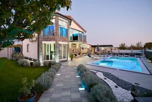 thumbnail: Exterior