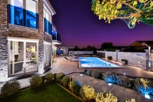 thumbnail: Exterior