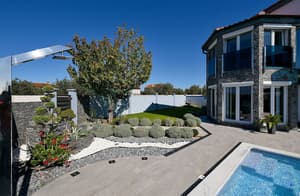 thumbnail: Exterior