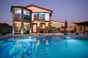 thumbnail: Outdoor pool