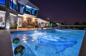 thumbnail: Outdoor pool