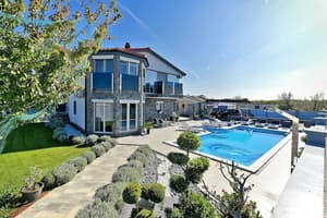 thumbnail: Outdoor pool