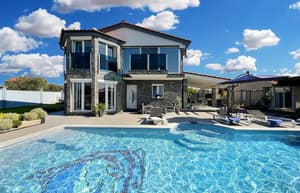 thumbnail: Outdoor pool