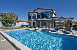 thumbnail: Pool