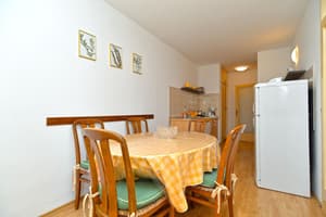 thumbnail: In-room dining