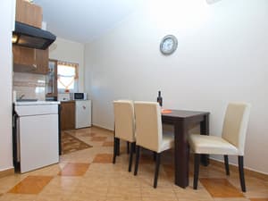 thumbnail: In-room dining