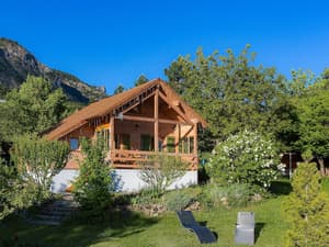 thumbnail: Exterior
