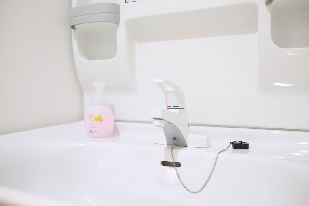 Bathroom sink