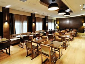 thumbnail: Restaurant