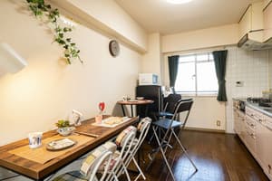 thumbnail: In-room dining