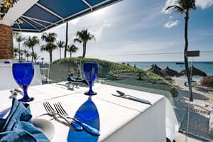 thumbnail: Outdoor dining