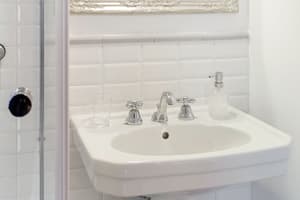 thumbnail: Bathroom sink